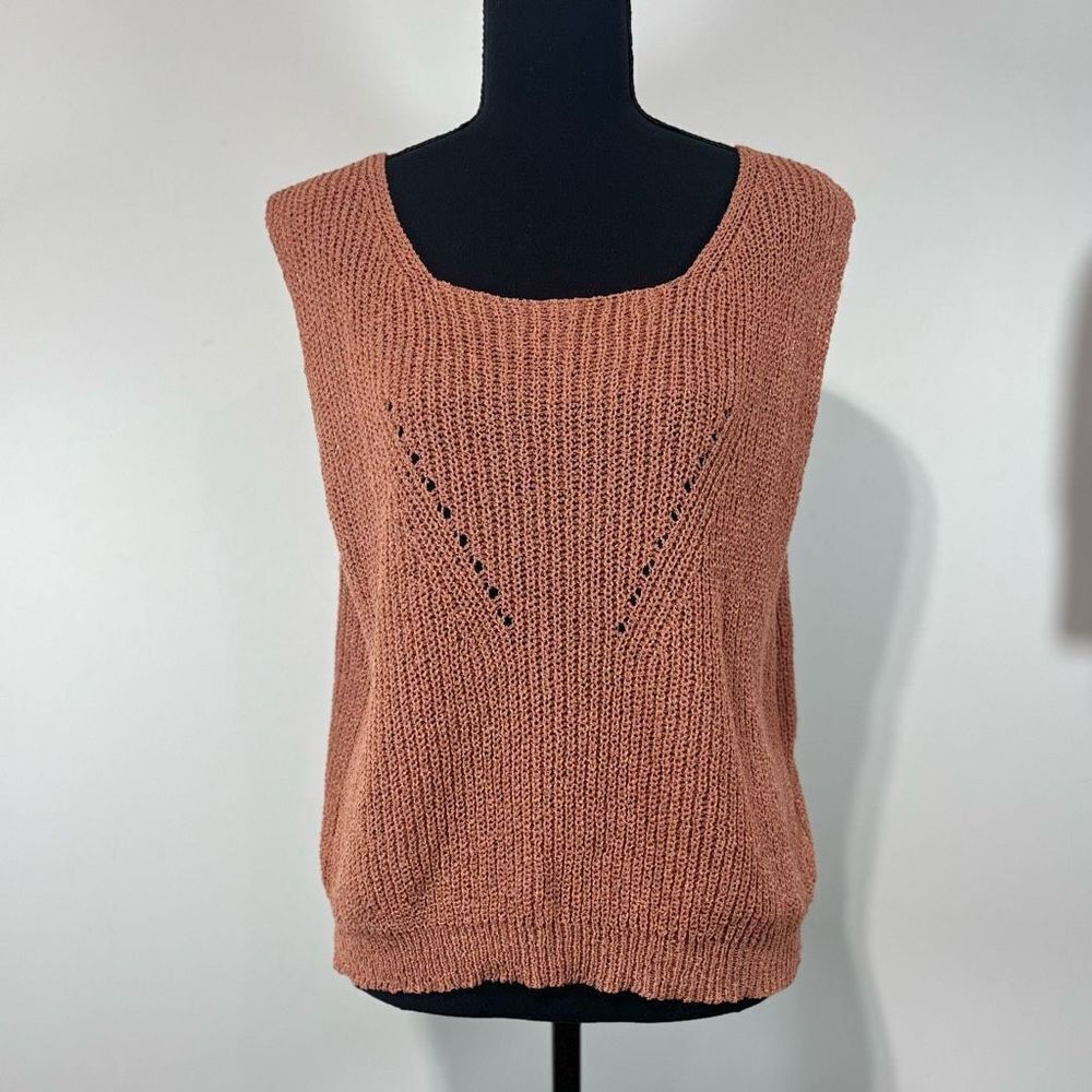Sweet Rain Button V Back Sleeveless Sweater Vest Sz Lg Women’s Light Rust